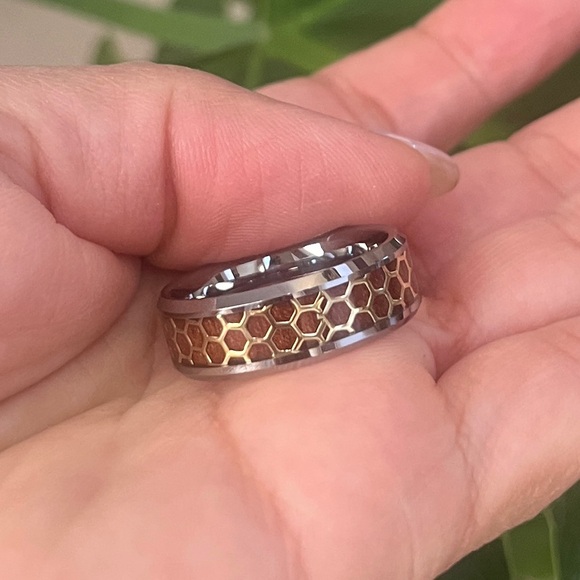 8MM HONEYCOMB CUT TUNGSTEN WEDDING BAND RING - Picture 5 of 11